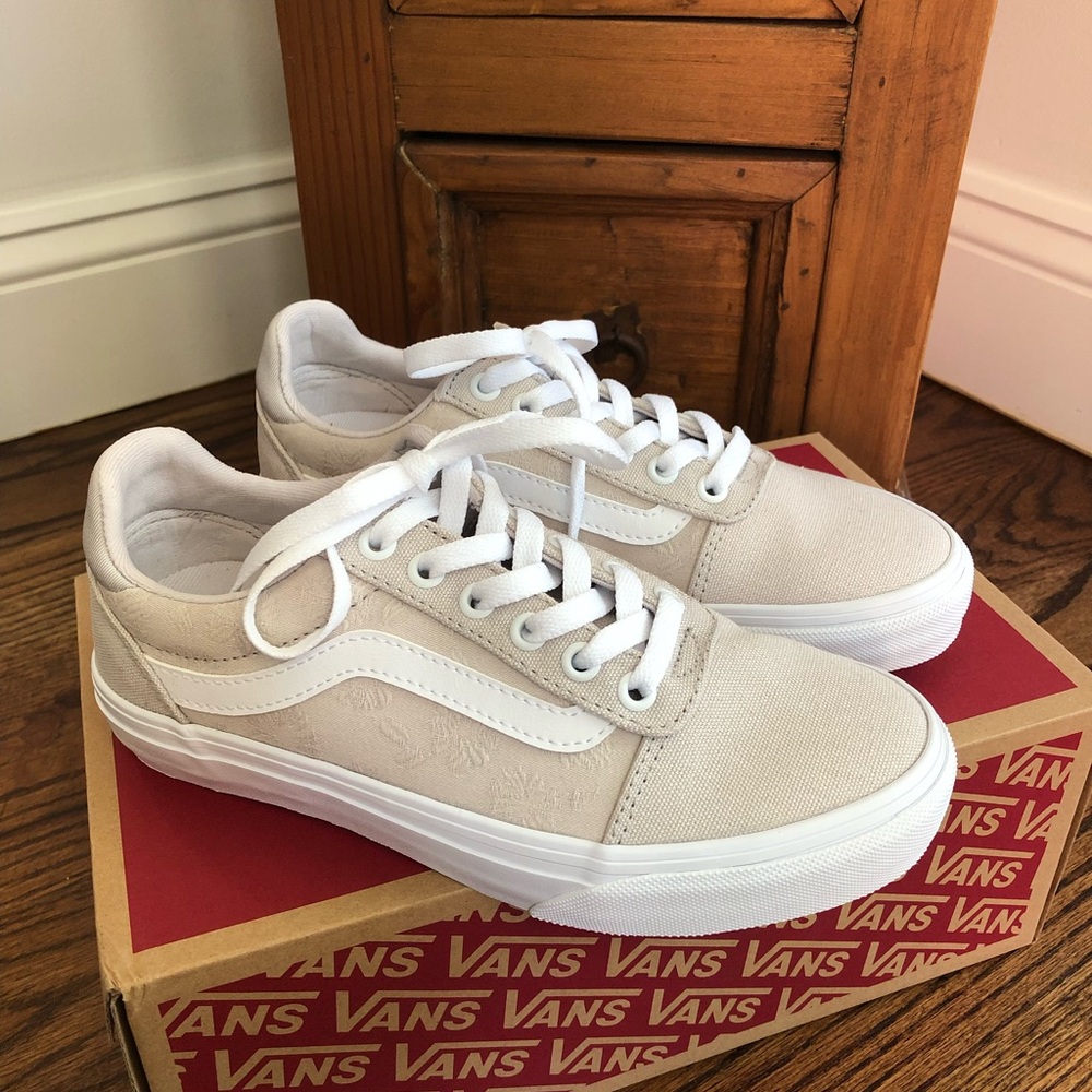 VANS DELUXE SNEAKERS